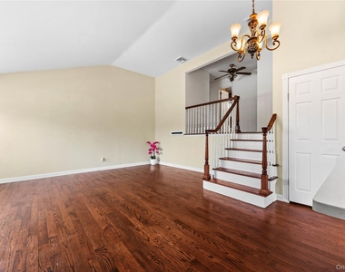 44 Bruce Lane - Photo Thumbnail 2
