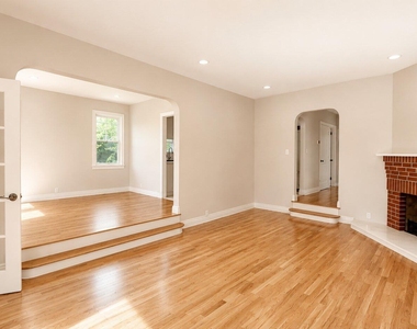 284 Beach 19th Street - Photo Thumbnail 4