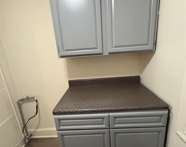 30 Locust Hill Avenue - Photo Thumbnail 3