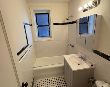 30 Locust Hill Avenue - Photo Thumbnail 6