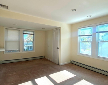 18 Temple Street - Photo Thumbnail 1