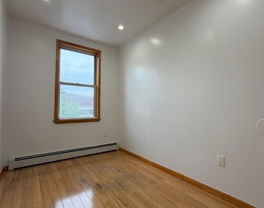 4216 Bell Boulevard - Photo Thumbnail 10