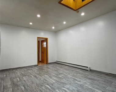 4216 Bell Boulevard - Photo Thumbnail 4