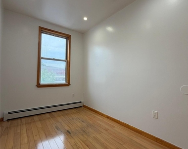 4216 Bell Boulevard - Photo Thumbnail 9
