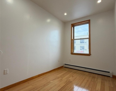 4216 Bell Boulevard - Photo Thumbnail 5