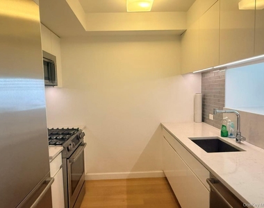 138-35 39th Avenue - Photo Thumbnail 10