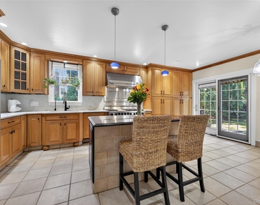 90 Mackey Avenue - Photo Thumbnail 7