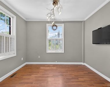 90 Mackey Avenue - Photo Thumbnail 5