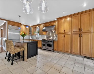 90 Mackey Avenue - Photo Thumbnail 8