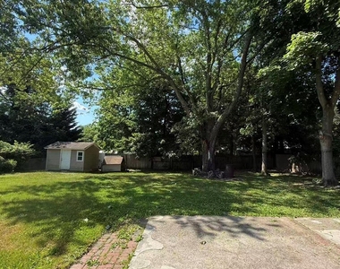 382 Jamaica Avenue - Photo Thumbnail 10