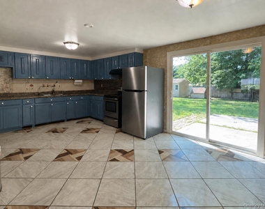382 Jamaica Avenue - Photo Thumbnail 2