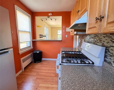 8 Wainwright Avenue - Photo Thumbnail 4