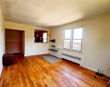 8 Wainwright Avenue - Photo Thumbnail 1