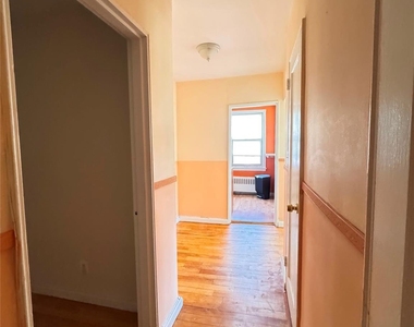 8 Wainwright Avenue - Photo Thumbnail 5