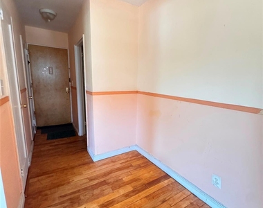 8 Wainwright Avenue - Photo Thumbnail 6