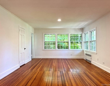 560 Taxter Road - Photo Thumbnail 19