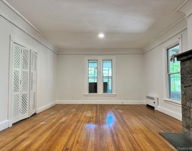 560 Taxter Road - Photo Thumbnail 12