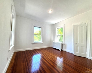 560 Taxter Road - Photo Thumbnail 18