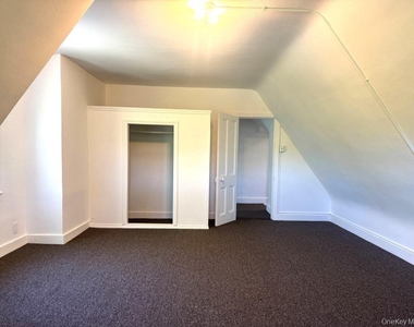 560 Taxter Road - Photo Thumbnail 28