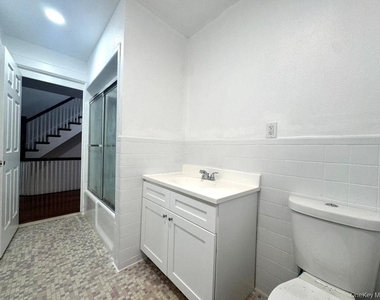 560 Taxter Road - Photo Thumbnail 24