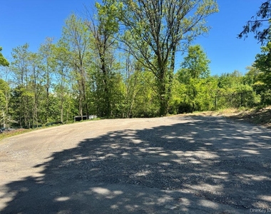 560 Taxter Road - Photo Thumbnail 34