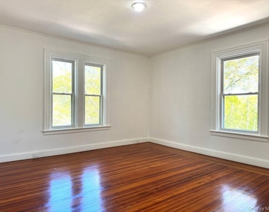 560 Taxter Road - Photo Thumbnail 17