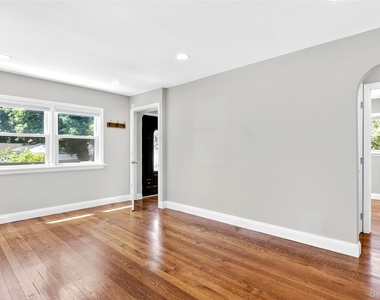 50 Albertson Place - Photo Thumbnail 6