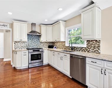 50 Albertson Place - Photo Thumbnail 10