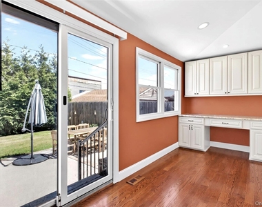 50 Albertson Place - Photo Thumbnail 12