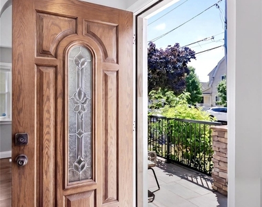 50 Albertson Place - Photo Thumbnail 2