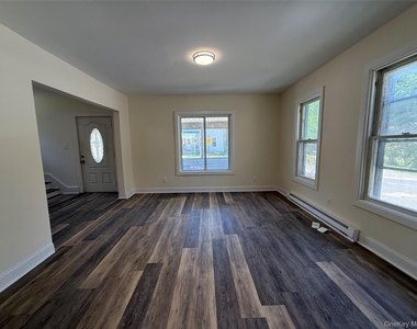 174 Center Street - Photo Thumbnail 2