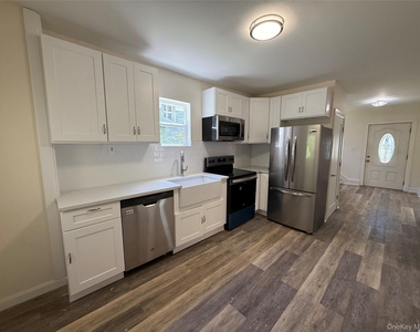 174 Center Street - Photo Thumbnail 5