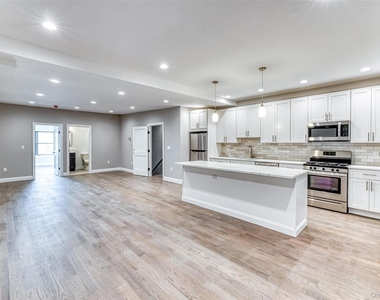 78 Roslyn Road - Photo Thumbnail 9