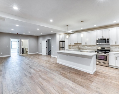 78 Roslyn Road - Photo Thumbnail 1
