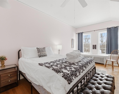 5 Trinity Place - Photo Thumbnail 33