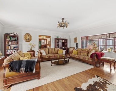 5 Trinity Place - Photo Thumbnail 16