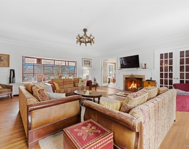 5 Trinity Place - Photo Thumbnail 15