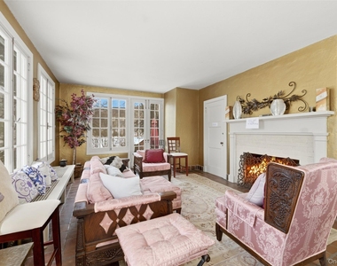 5 Trinity Place - Photo Thumbnail 18