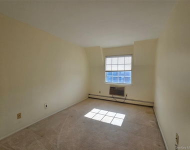 12-29 Diane Place - Photo Thumbnail 11