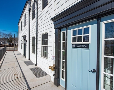 1090 New York Avenue - Photo Thumbnail 12