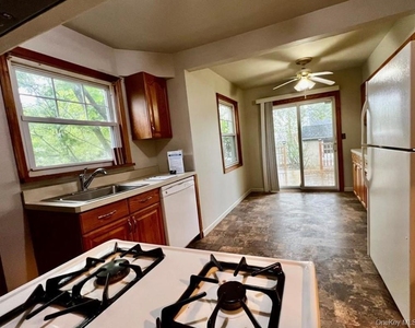 131 Goldenrod Avenue - Photo Thumbnail 4