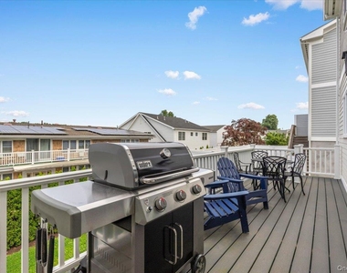 77 Lakeview Avenue - Photo Thumbnail 28