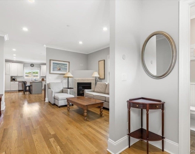 77 Lakeview Avenue - Photo Thumbnail 4
