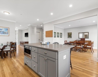 77 Lakeview Avenue - Photo Thumbnail 13