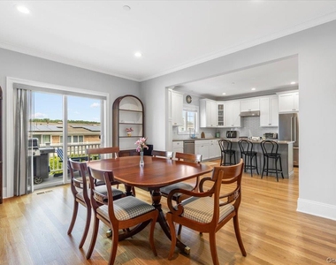 77 Lakeview Avenue - Photo Thumbnail 15