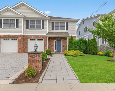77 Lakeview Avenue - Photo Thumbnail 2
