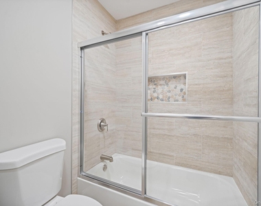 17 Bartlett - Photo Thumbnail 13