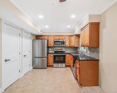 17 Bartlett - Photo Thumbnail 5