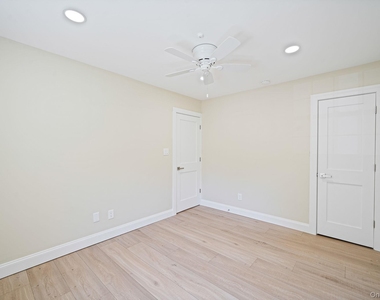 17 Bartlett - Photo Thumbnail 17