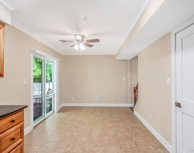17 Bartlett - Photo Thumbnail 7